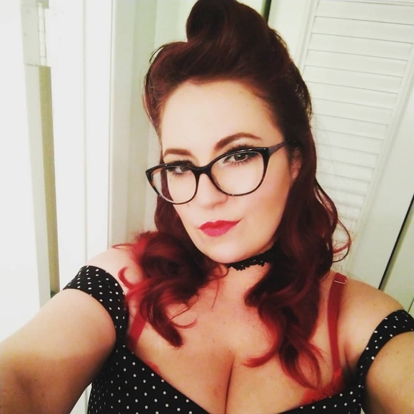 Meet your Posher, Adriana - Picture 2 of 3